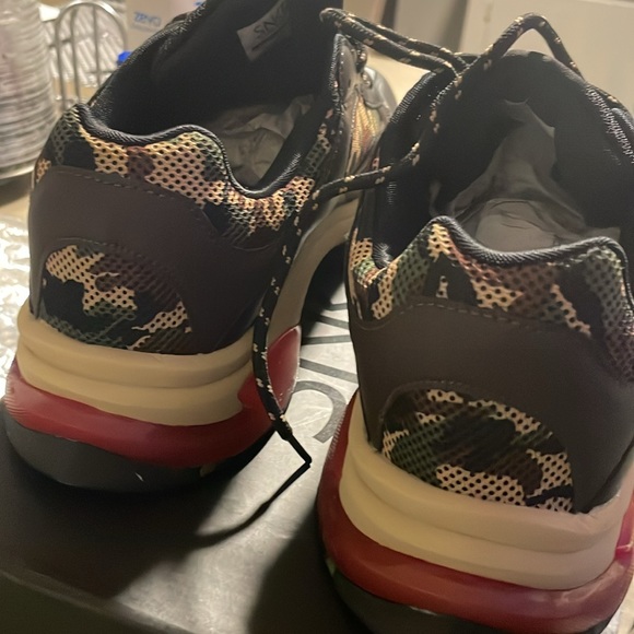 SNKR Project - Picture 5 of 6